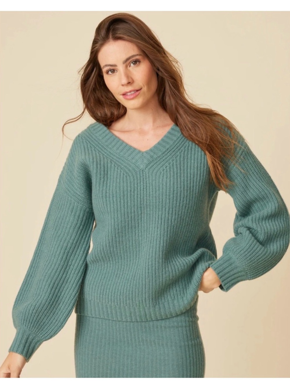OGD Sawyer Ribbed V-Neck Cashmere-Wool-Blend Sweater